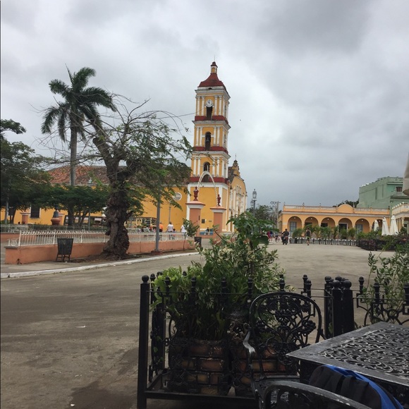 Meet your Posher, Kerol - Picture 1 of 1